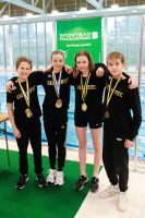 BaWü’s V. L. N. R. Nevio Knebel (1. Platz, Schmetterling), Emma Heneka (1. Platz, Rücken), Johanna Schmitt (1. Platz Schmetterling und Freistil), Erdem Ermemis (3. Platz, Brust)