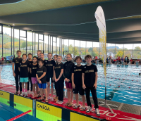 von l. n. r. Henning-Louis Heth, Nevio Knebel, Elias Jiang, Hanna Duong, Karl Thomé, Emma Heneka, Kai Duong, Smilla Mathilda Schönbeck, Ines Weis,  Liva Feix, Mara Schwab, Raphael Neubauer, Maximilian Bachmann; nicht im Bild: Bogdan Aslau, Luise Kreickemeier, Sophia Prinz
